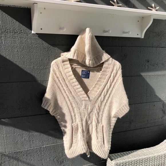 American Eagle Cozy Cream short-sleeve sweater - Picture 7 of 16